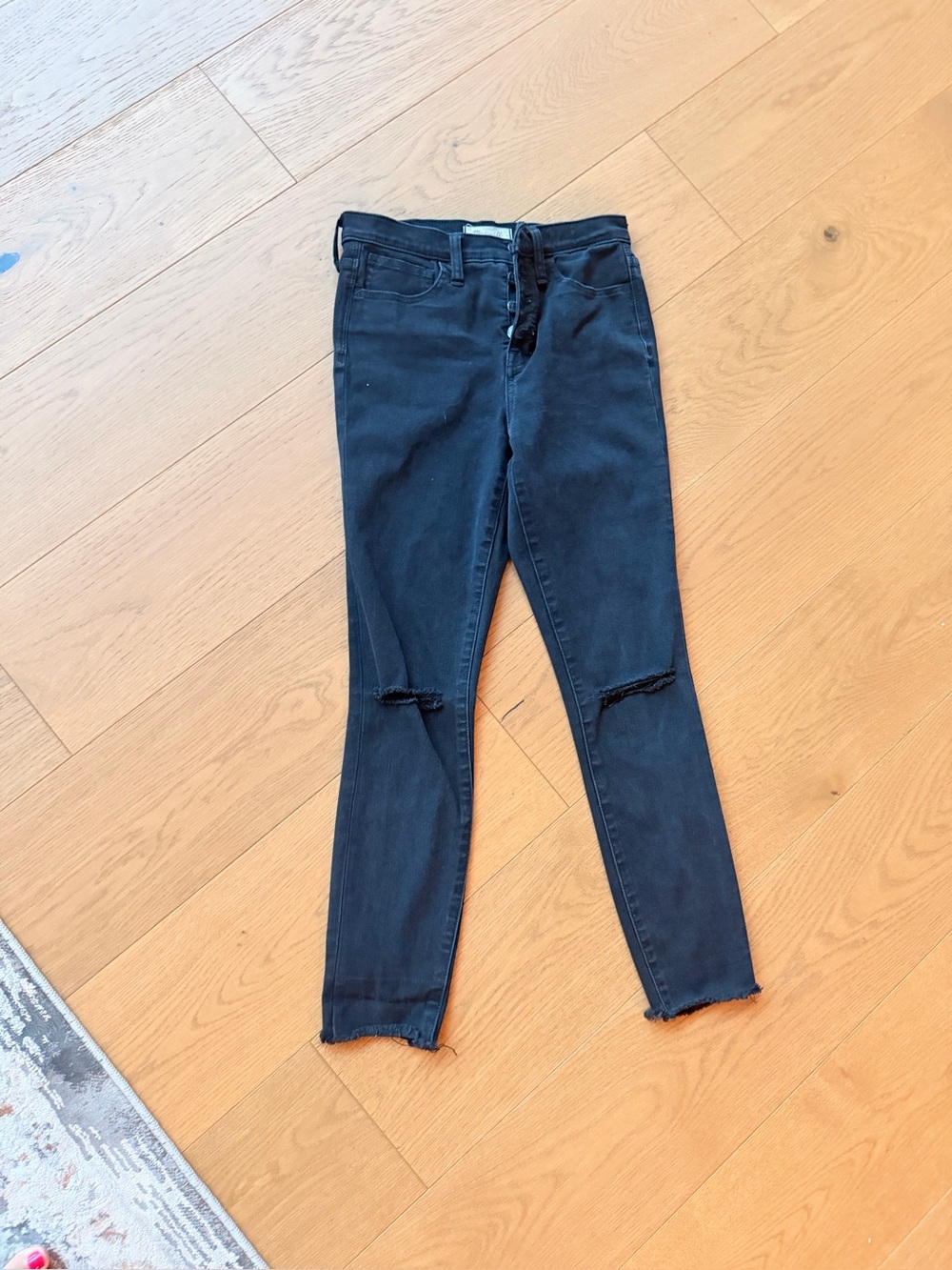 Madewell Black Cropped Distressed Skinny Jeans bottom fly and high rise